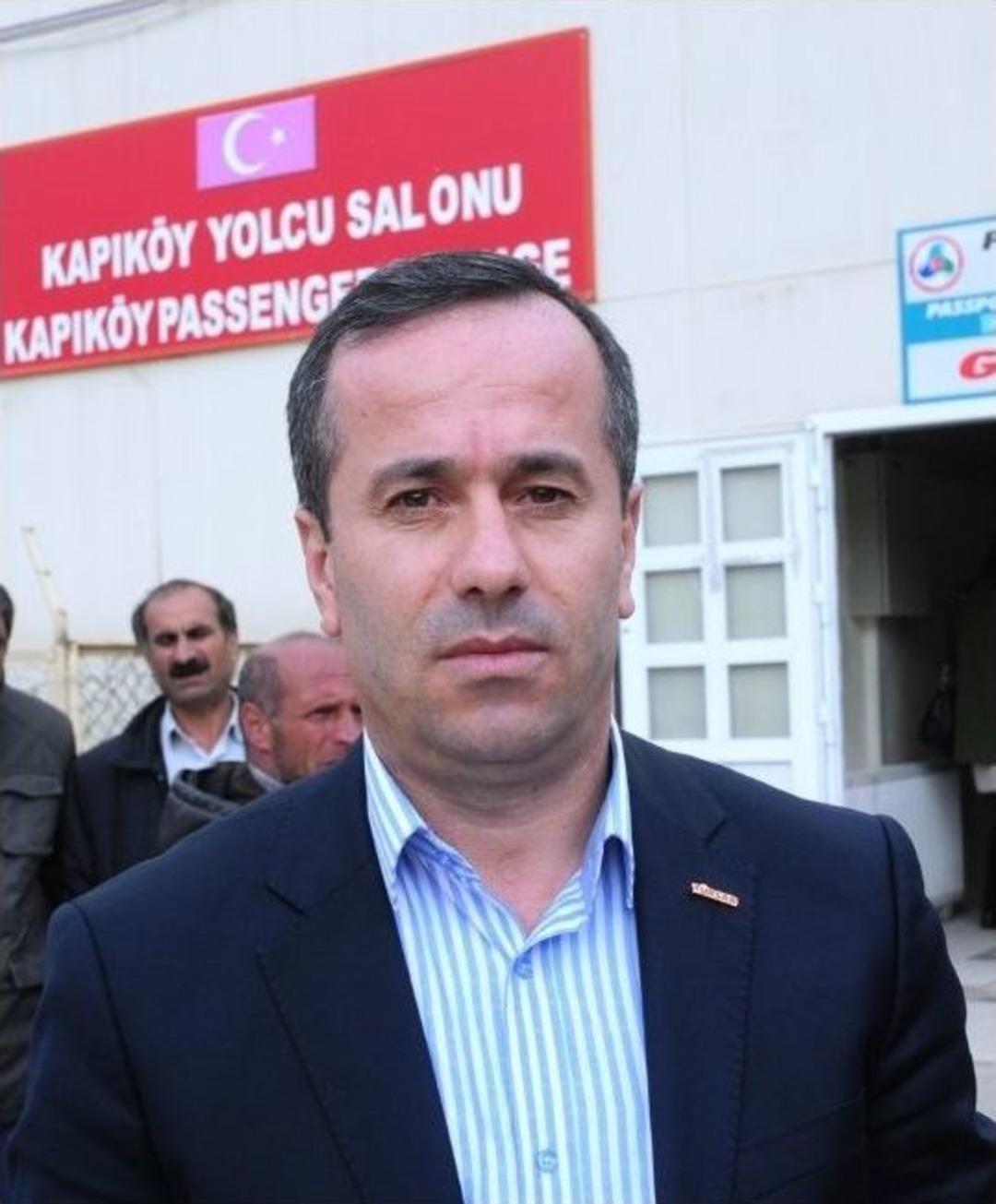 İranlılar Karanfillerle Karşılandı