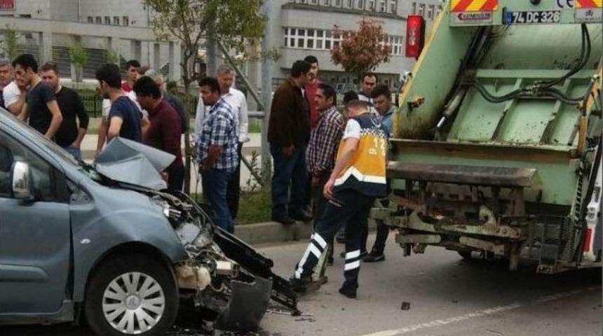 Bartın &Ccedil;evre Yolunda Kaza: 1 Yaralı