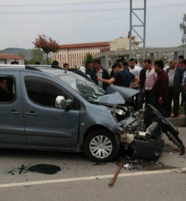 Bartın Çevre Yolunda Kaza: 1 Yaralı