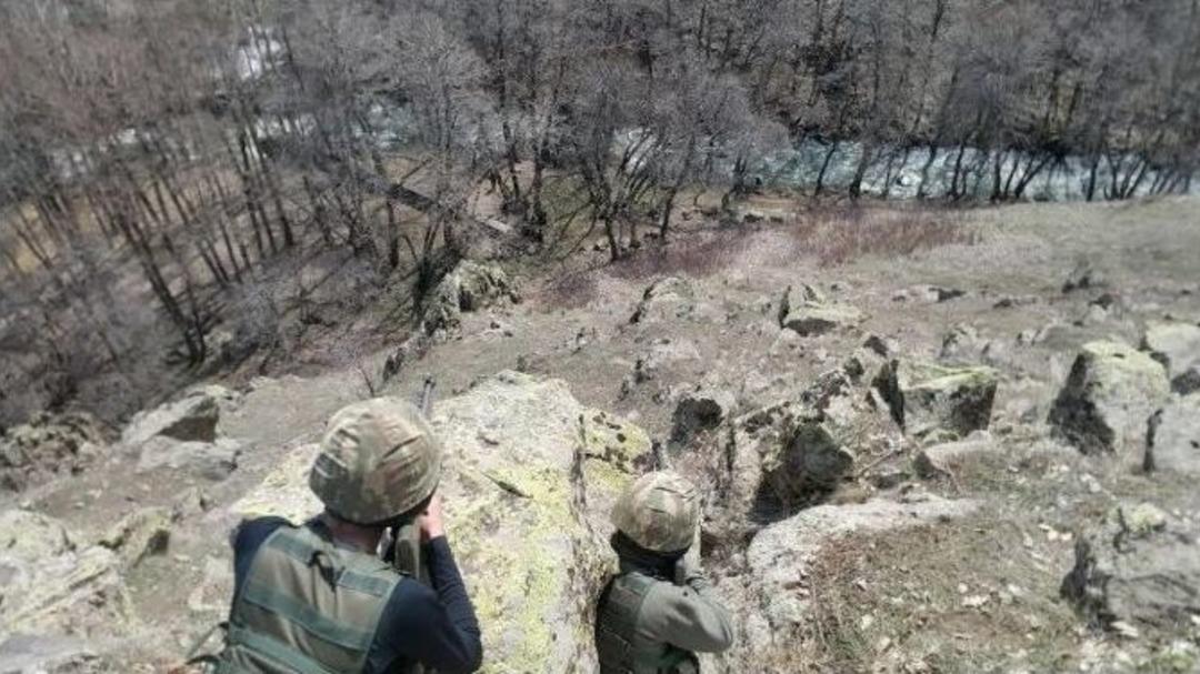 Muş&rsquo;un Varto İl&ccedil;esinde Ter&ouml;r &Ouml;rg&uuml;t&uuml;ne Ait Silah Ve M&uuml;himmatlar Bulundu
