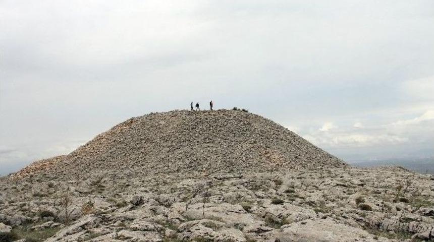 "dede"nin 2 Bin 700 Yıllık Tarihi G&uuml;n Y&uuml;z&uuml;ne &Ccedil;ıkıyor