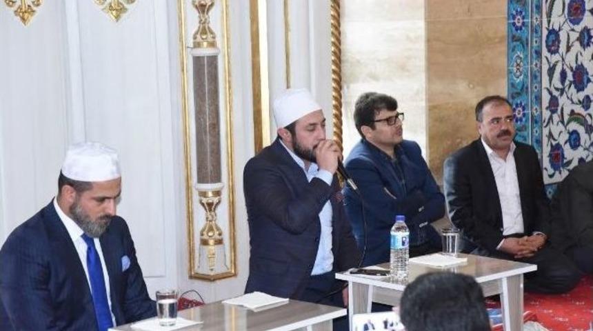 D&uuml;nyaca &Uuml;nl&uuml; Hafızlar Kur&rsquo;an Ziyafeti