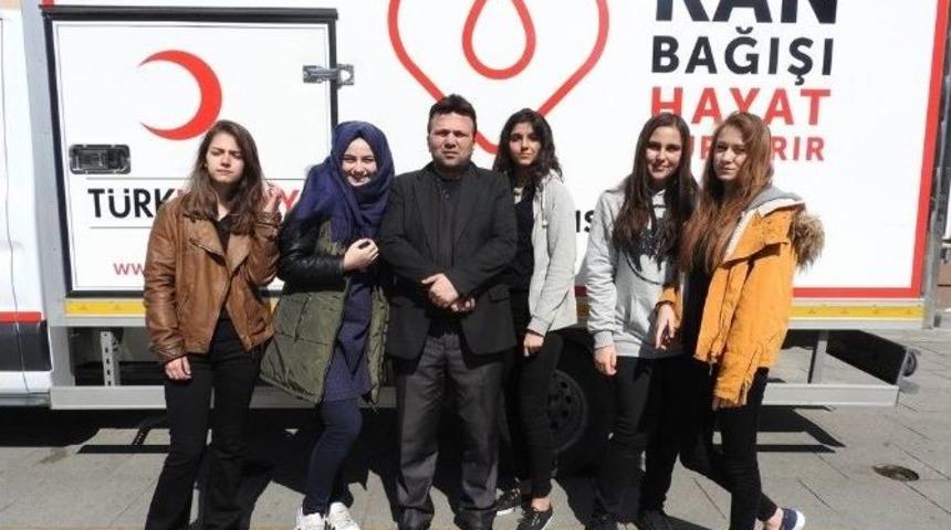 Küçükçekmece’de 2 Bin 500 Öğrencinin Katıldığı Dev Proje