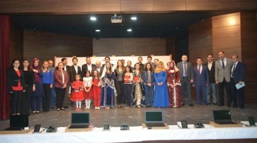 Pa&uuml; &Ouml;ğrencileri Dereceyle D&ouml;nd&uuml;