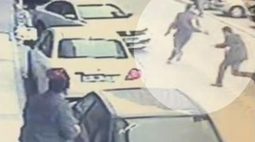 Talihsiz Kadını Vuran Şahsın Ka&ccedil;ma Anı Kamerada