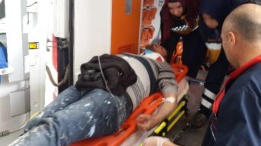 İş&ccedil;i Taşıyan M&uuml;nib&uuml;s Devrildi:7 Yaralı