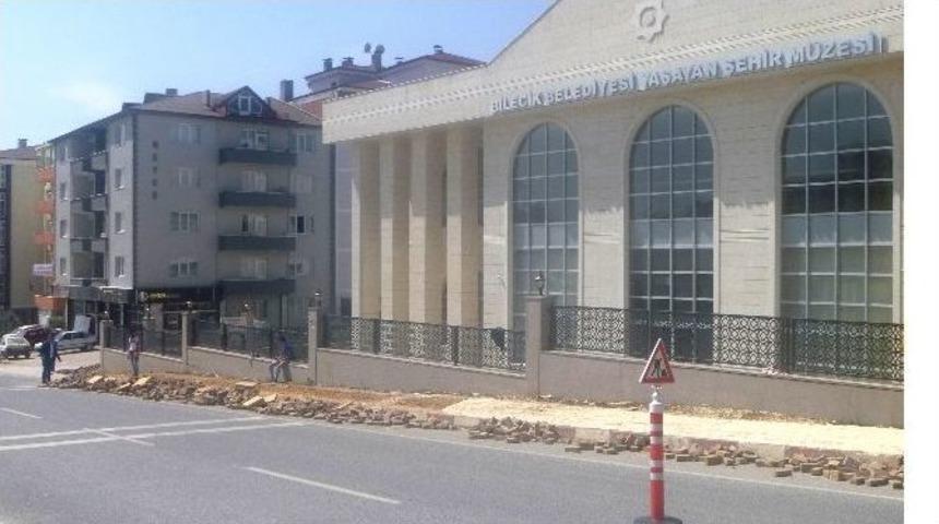 Belediyeden Parke Taşı D&ouml;şemesi &Ccedil;alışması