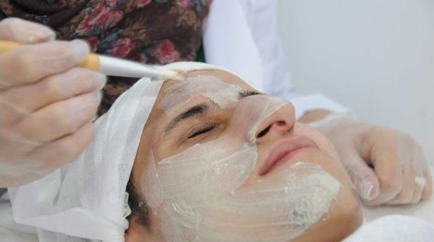 Kadınlar Kadar Erkekler İ&ccedil;in De Cilt Bakımı &Ouml;nemli