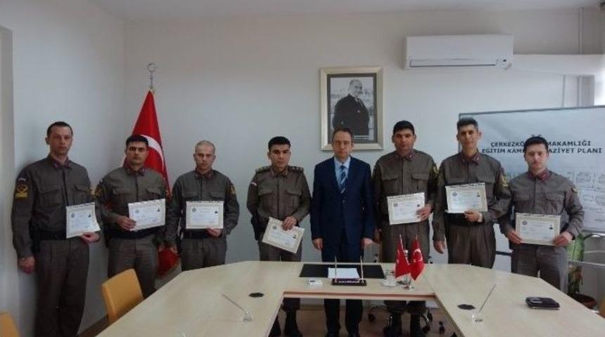 Jandarma Personeline Başarı Belgesi
