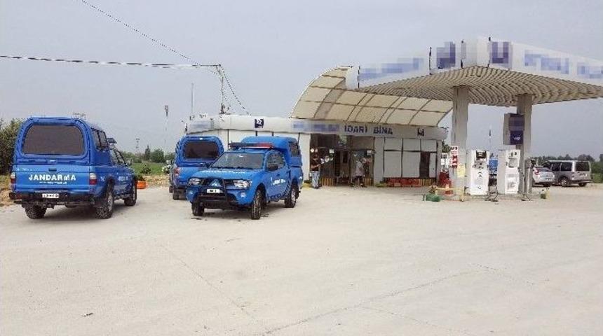 Pompalı T&uuml;fekle Petrol İstasyonunu Soydu