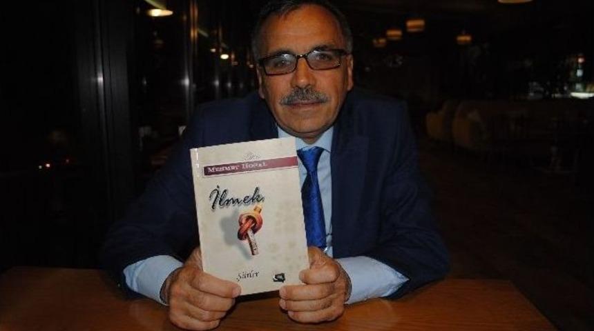 Mehmet Hopal İlk Şiir Kitabını &Ccedil;ıkardı