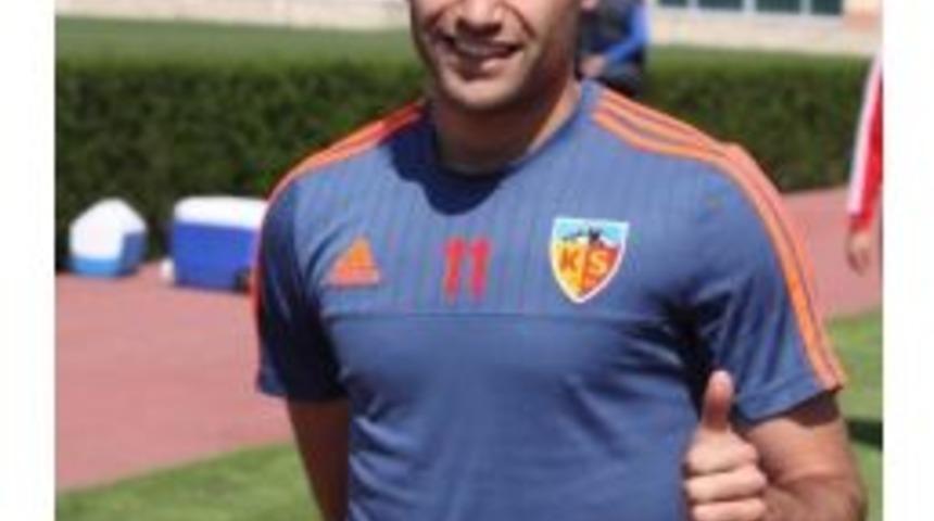 Kayserisporlu Futbolcu Deniz T&uuml;r&uuml;&ccedil;: