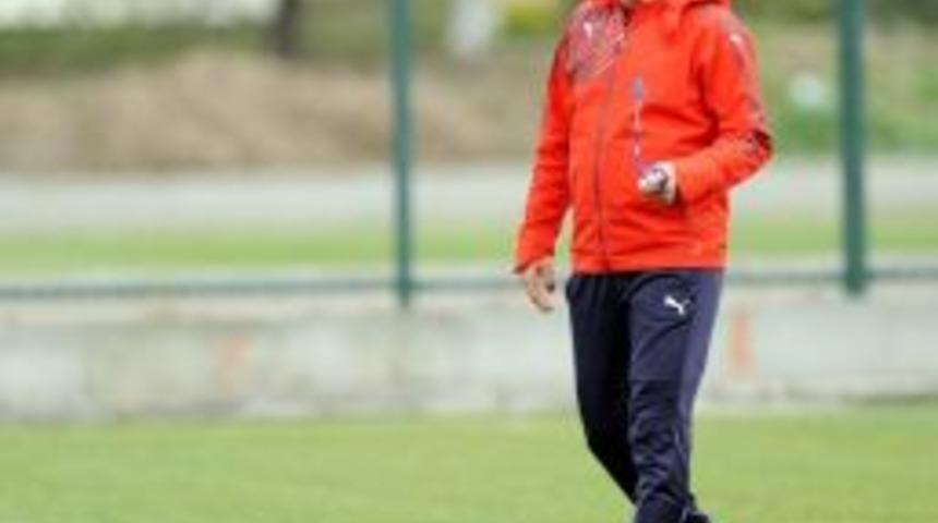 Hamzaoğlu’ndan Fransa Çıkarması