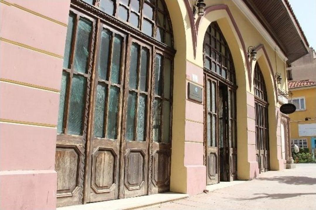 Tarihi Borsa Kahvesi &Ccedil;ocuk K&uuml;t&uuml;phanesi Oluyor