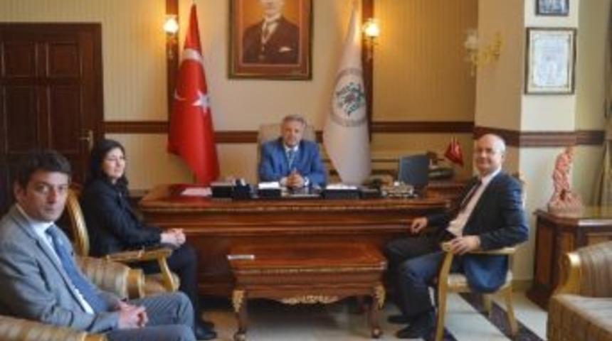 T&uuml;ik B&ouml;lge M&uuml;d&uuml;r&uuml; G&uuml;r, Erzincan Valisi Kahraman&rsquo;ı Ziyaret Etti