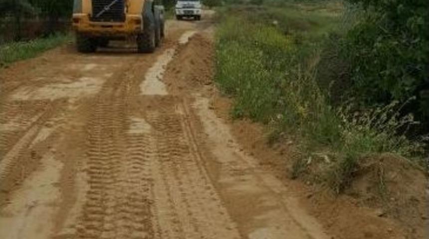 Alaşehir Belediyesi&rsquo;nden Mezar Yollarına Tam Destek