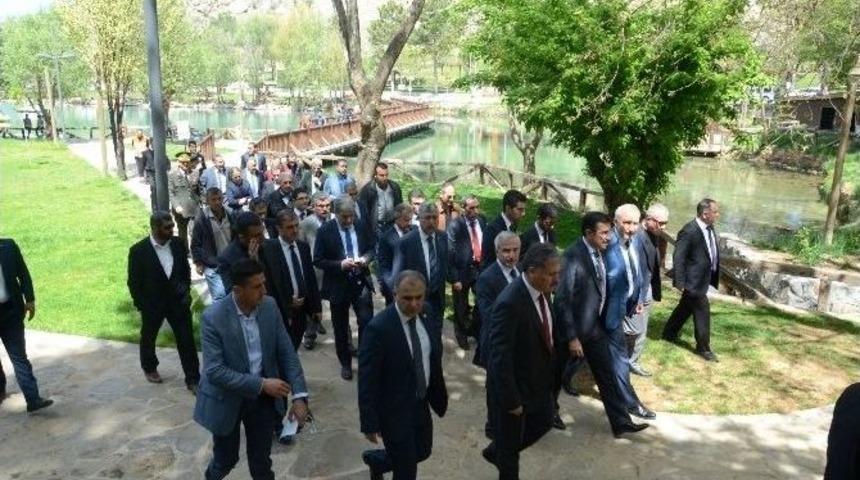 Bakan T&uuml;fenkci, Turgut &Ouml;zal Tabiat Parkı&rsquo;nı Ziyaret Etti