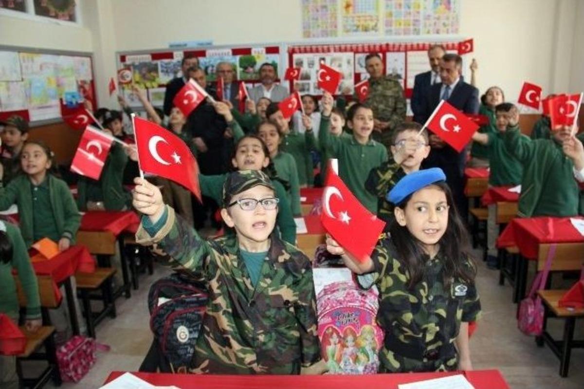 Minik Y&uuml;rekler, Yiğit Y&uuml;reklere Mektup Yazdı