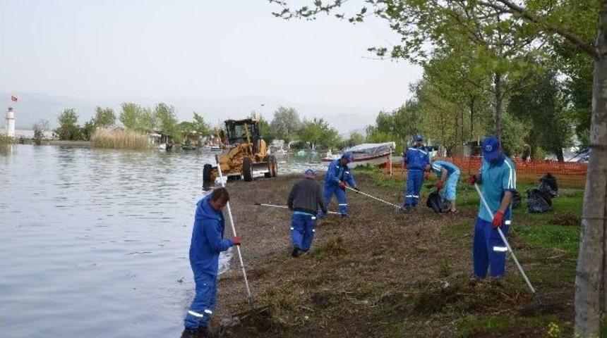 İznik Sahilinde Yaz Temizliği