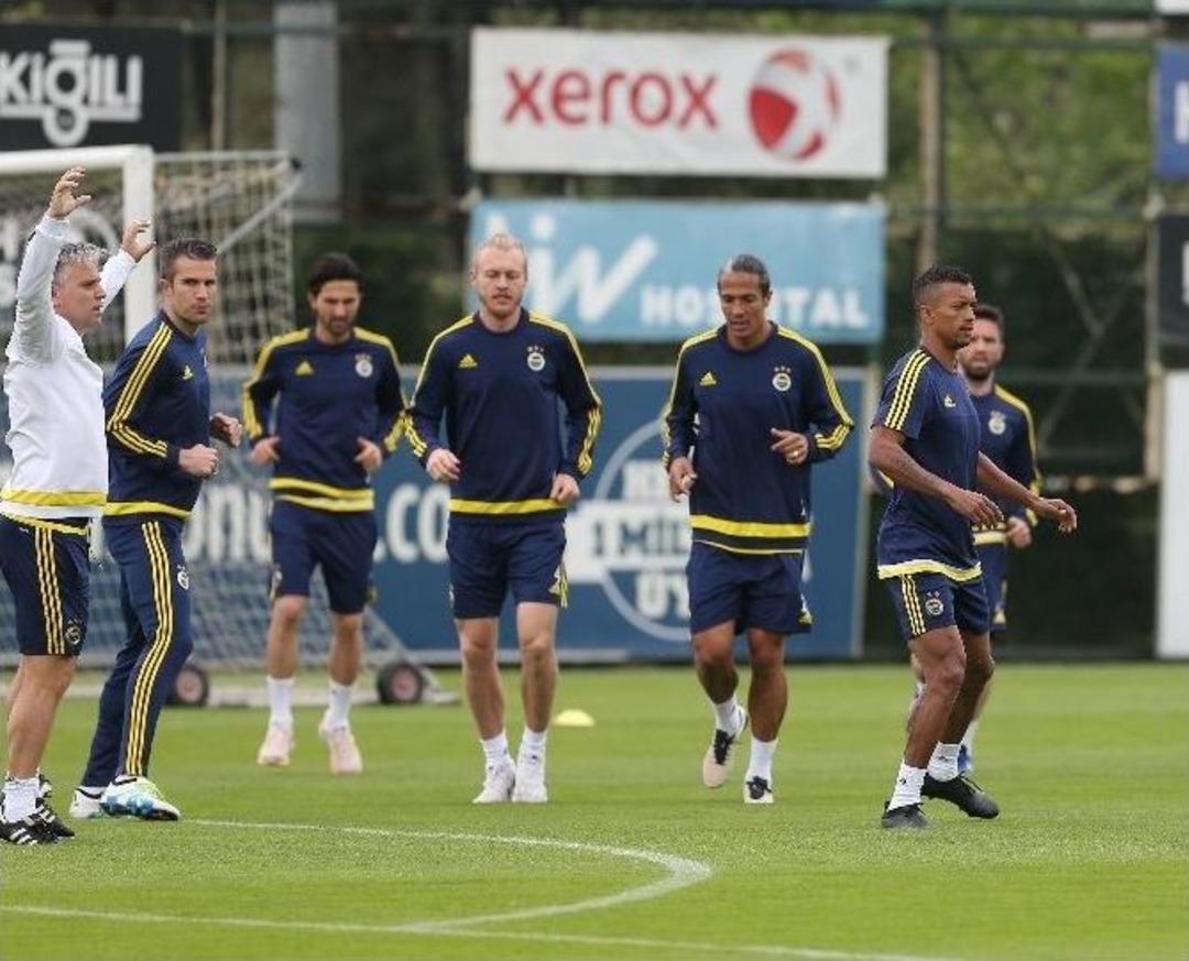 Fenerbah&ccedil;e, Mersin İdmanyurdu Hazırlıklarını S&uuml;rd&uuml;r&uuml;yor