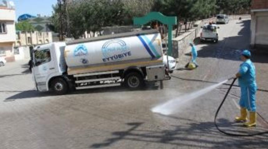 Eyy&uuml;biye Belediyesinden Temizlik Atağı