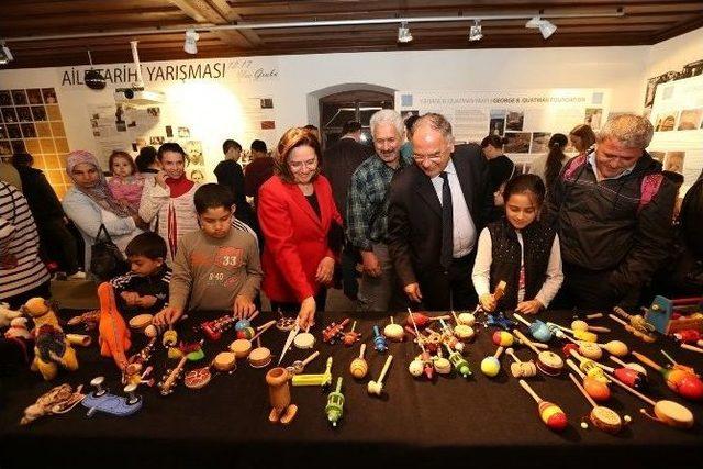 Selçuk’ta Çocuk Oyuncakları Sergisi Açıldı