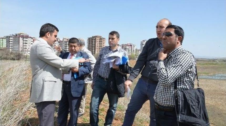 Elbistan&rsquo;da Spor Salonu İ&ccedil;in Zemin Et&uuml;d&uuml; Yapıldı