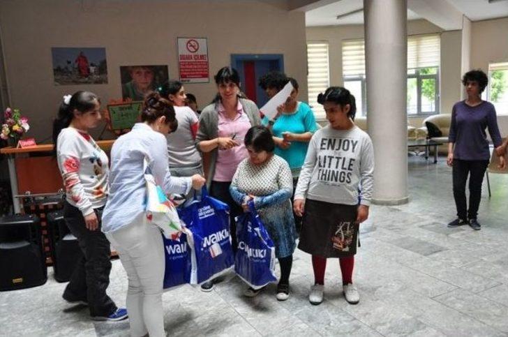 Eski Manken Merve İldeniz’den Engellilere Jest G2