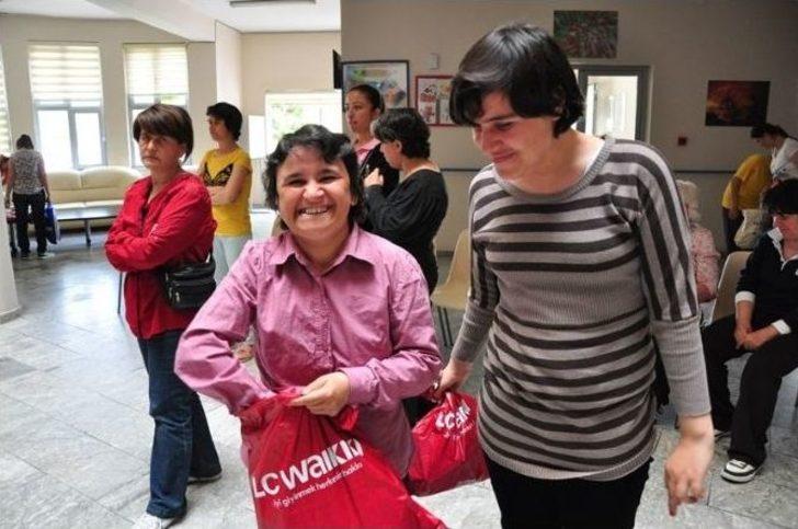 Eski Manken Merve İldeniz’den Engellilere Jest G3