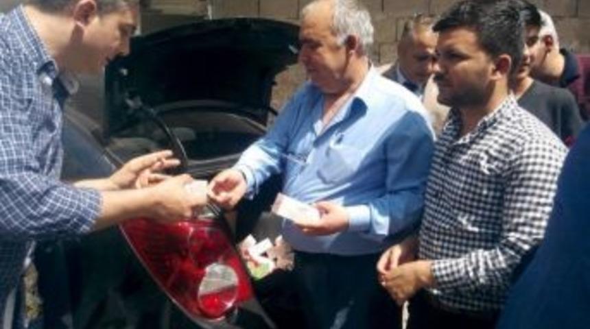 B&uuml;y&uuml;kşehir Belediyesi Lokum Dağıttı