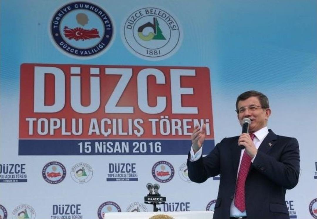 Başbakan Ahmet Davutoğlu, D&uuml;zce&rsquo;de Kılı&ccedil;daroğlu&rsquo;nu Eleştirdi