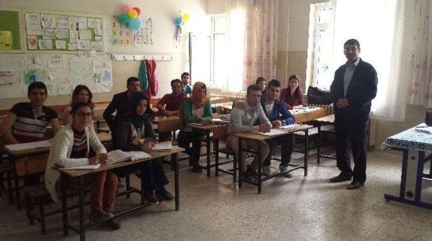 Suru&ccedil;&rsquo;ta Suriyeli &Ouml;ğretmenler T&uuml;rk&ccedil;e &Ouml;ğreniyor