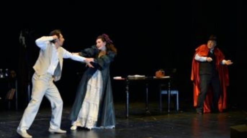 Boğazi&ccedil;i G&ouml;steri Sanatları Topluluğu&rsquo;na B&uuml;y&uuml;k Alkış