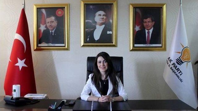 Ak Parti Manisa İl Kadın Kolları Başkanı İstifa Etti