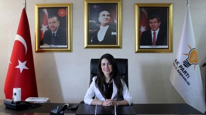 Ak Parti Manisa İl Kadın Kolları Başkanı İstifa Etti