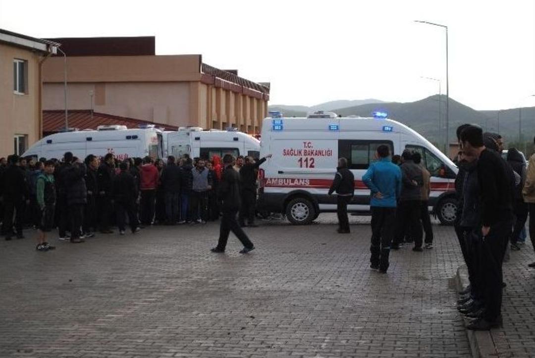 Amasya&rsquo;da Cezaevinin &Ccedil;atısı U&ccedil;tu: 26 Yaralı