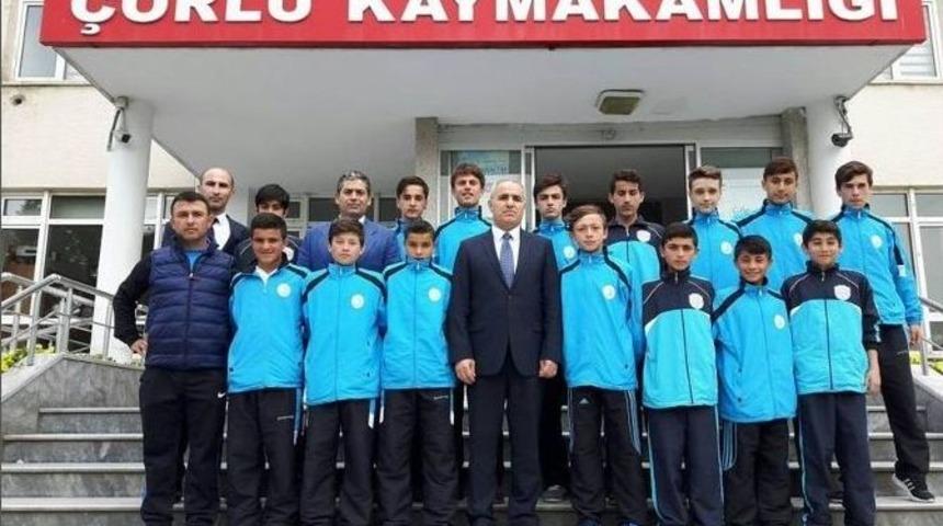 &Ccedil;orlu Ortaokulu&rsquo;nun Başarılı &Ouml;ğrencilerinden Kaymakam Kılı&ccedil;&rsquo;a Ziyaret