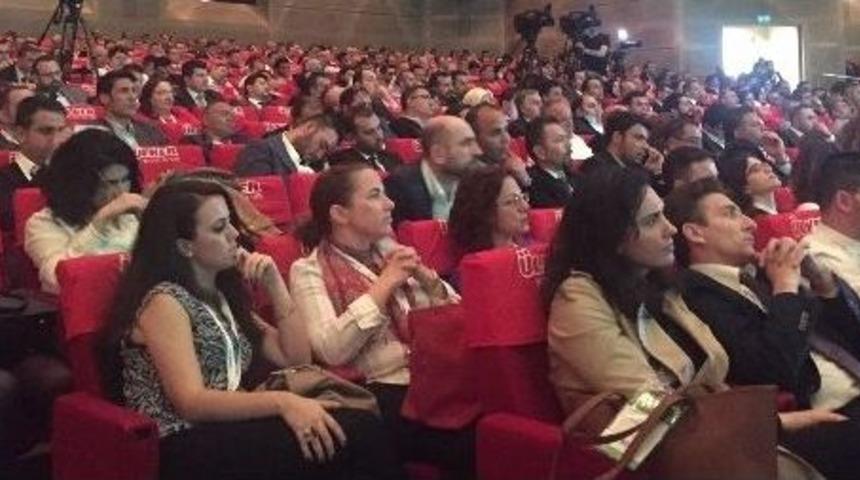 Okan Aras İle Kadir &Ccedil;&ouml;pdemir Dinleyicilere Yumurta Attı