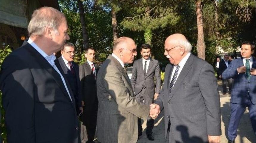 Bakan Avcı Sakarya&rsquo;da &Ccedil;alıştaya Katıldı