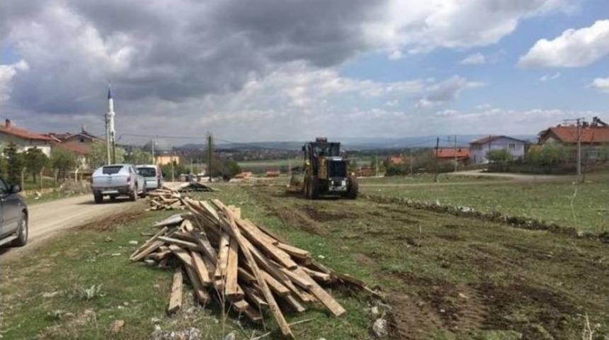 Muhtar&rsquo;dan Park Ve Halı Saha Teşekk&uuml;r&uuml;