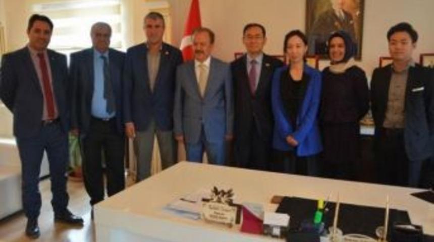 G&uuml;ney Kore B&uuml;y&uuml;kel&ccedil;isi Yun-soo Cho, Haymana Kaplıcalarını İnceledi