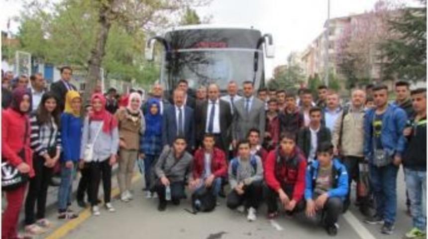 Haymanalı &Ouml;ğrenciler &Ccedil;anakkale Yolunda