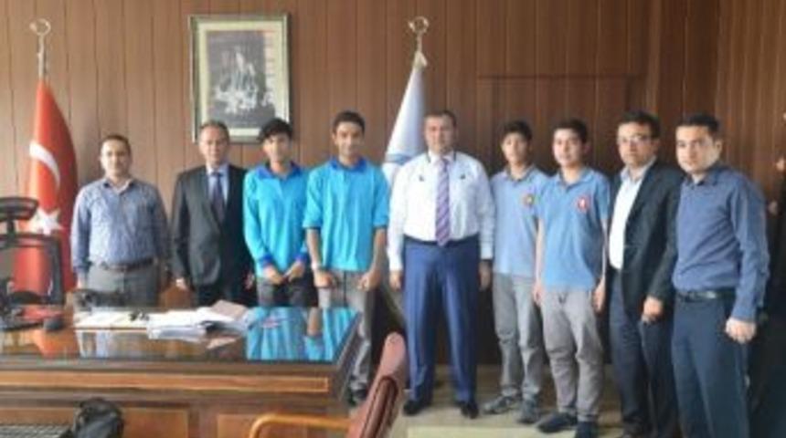 T&uuml;bitak Finaline Katılacak &Ouml;ğrencilerden M&uuml;d&uuml;r Koca&rsquo;ya Ziyaret