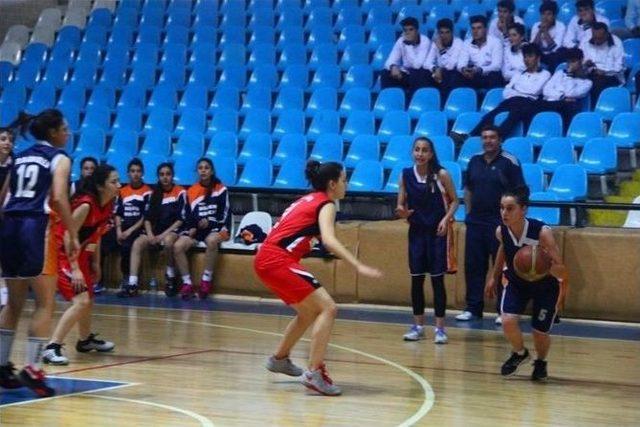 Erzincan’da Basketbol Heyecanı