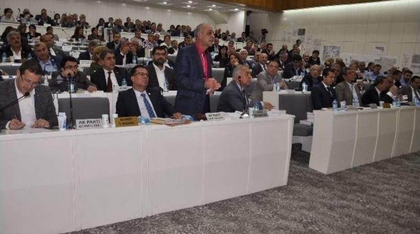 İzmir B&uuml;y&uuml;kşehir Meclisinde &ldquo;mekruh İzmir&rdquo; Tartışması