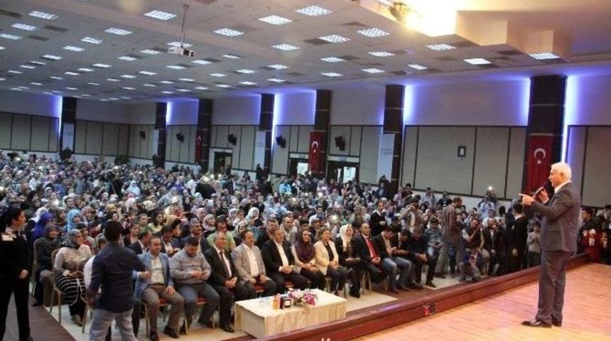 Nihat Hatipoğlu, Esenyurt&rsquo;ta Duygu Dolu Anlar Yaşattı