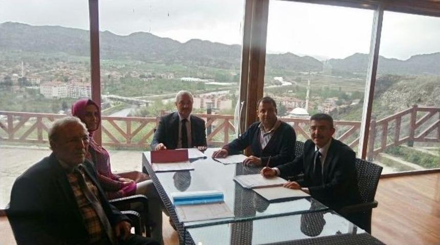 Tarihi Osmancık Kalesinde Enc&uuml;men Toplantısı