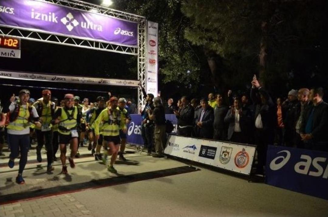 İznik Ultra Maratonu&rsquo;nun Startı Gece Yarısı Verildi