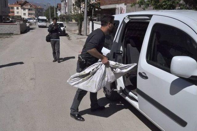 Cami Tuvaletinin Kapalı Olmasına Kızdı, Sabah Namazına Gelen Bir Kişiyi Öldürdü, Bir Kişiyi Yaraladı