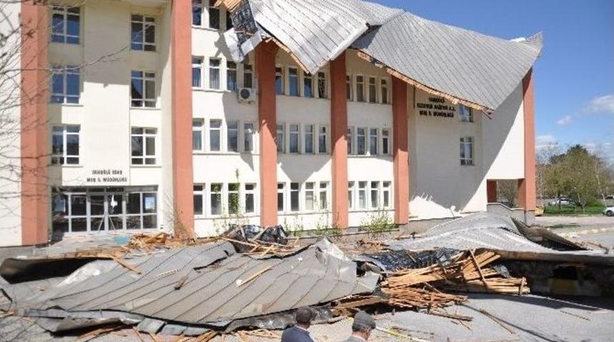 Fırtına &Ccedil;atıları U&ccedil;urdu, Ara&ccedil;ları Hurdaya &Ccedil;evirdi